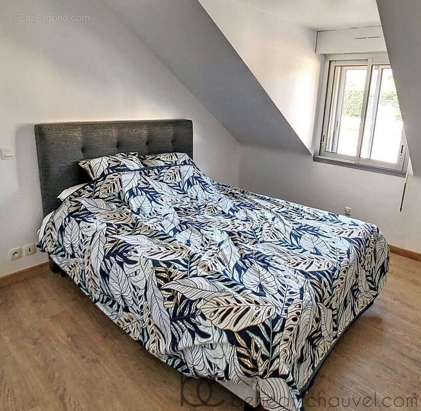 VENTE Maison en Pierre Rénovée  2 Chambres  49 m²  Parking  Proche Bourg SARZEAU (56370) - photo 4