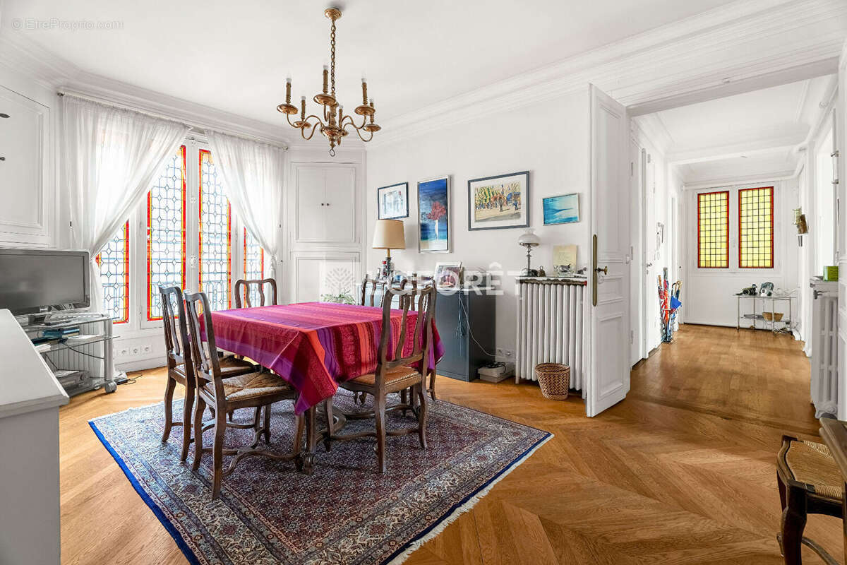 Appartement à PARIS-17E