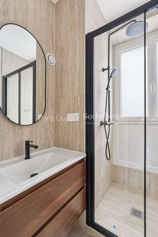 Appartement à PARIS-8E