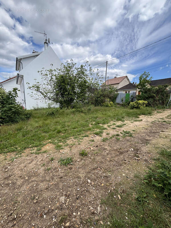 Terrain à VIGNEUX-SUR-SEINE