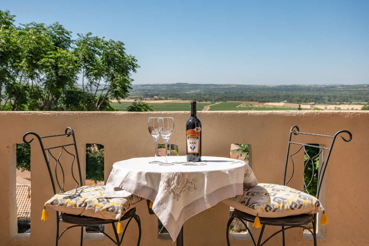 Château médiéval XII e Siecle rénové entre mer et Montagne avec vue  en 360 degrés sur la vallée verdoyante - photo 6