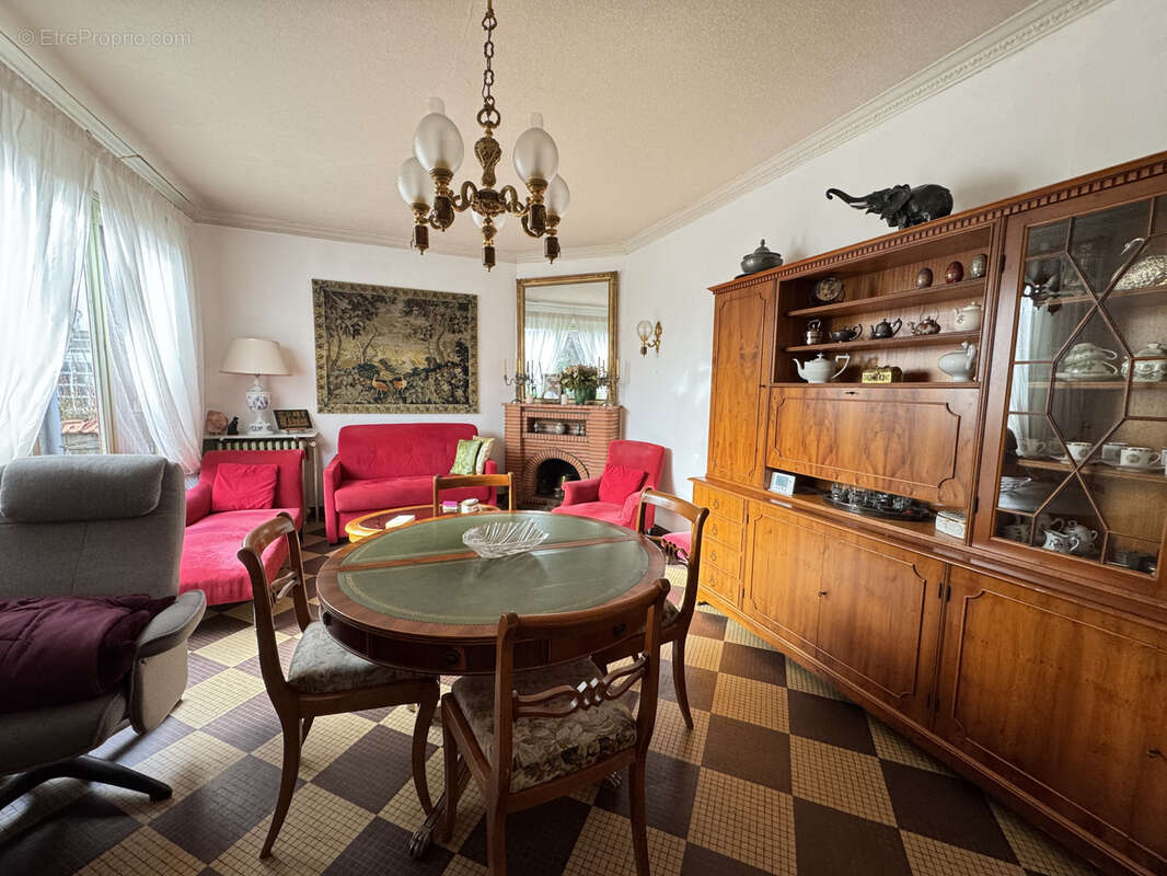 Maison à SAINT-MAUR-DES-FOSSES