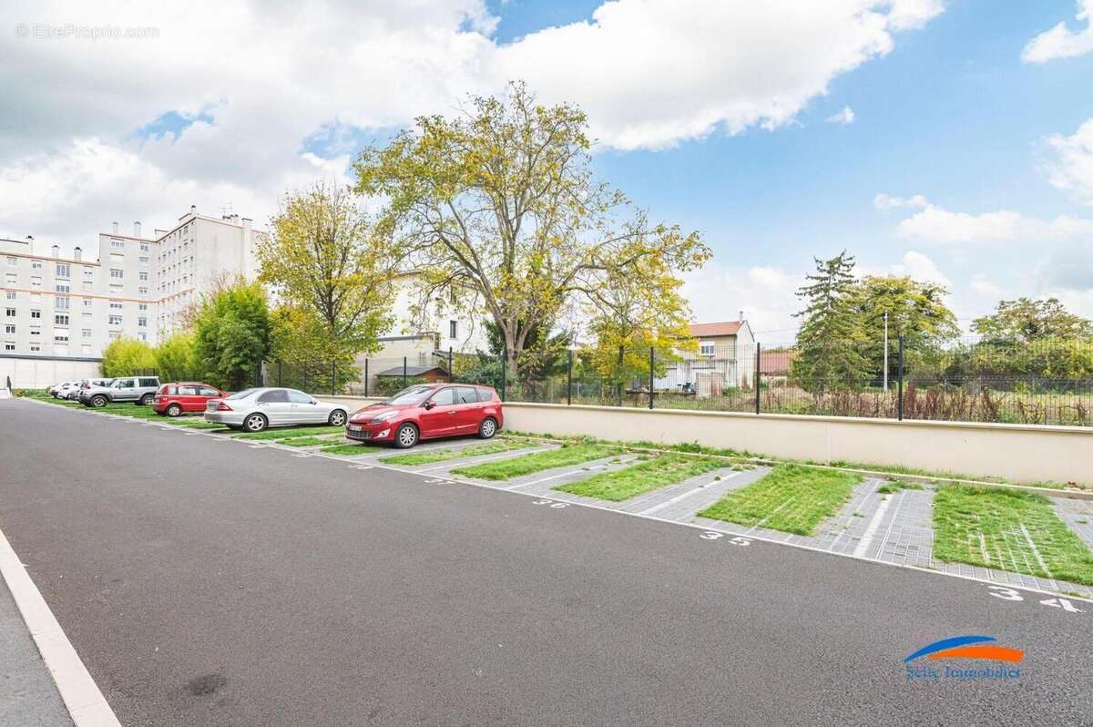   - Appartement à REIMS