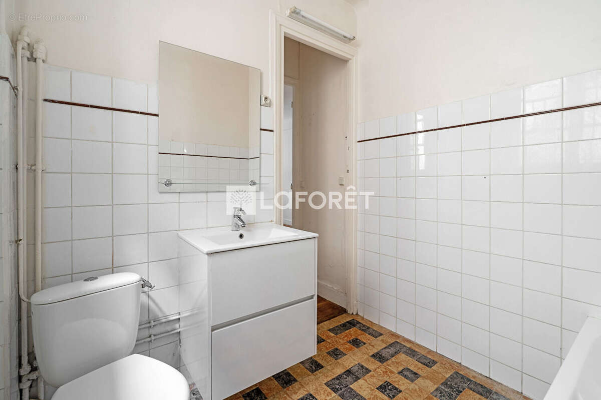 Appartement à PARIS-16E