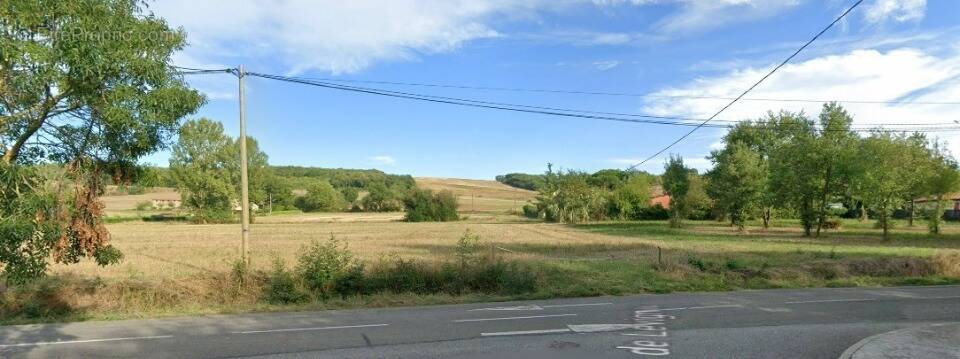 Terrain à LASSERRE