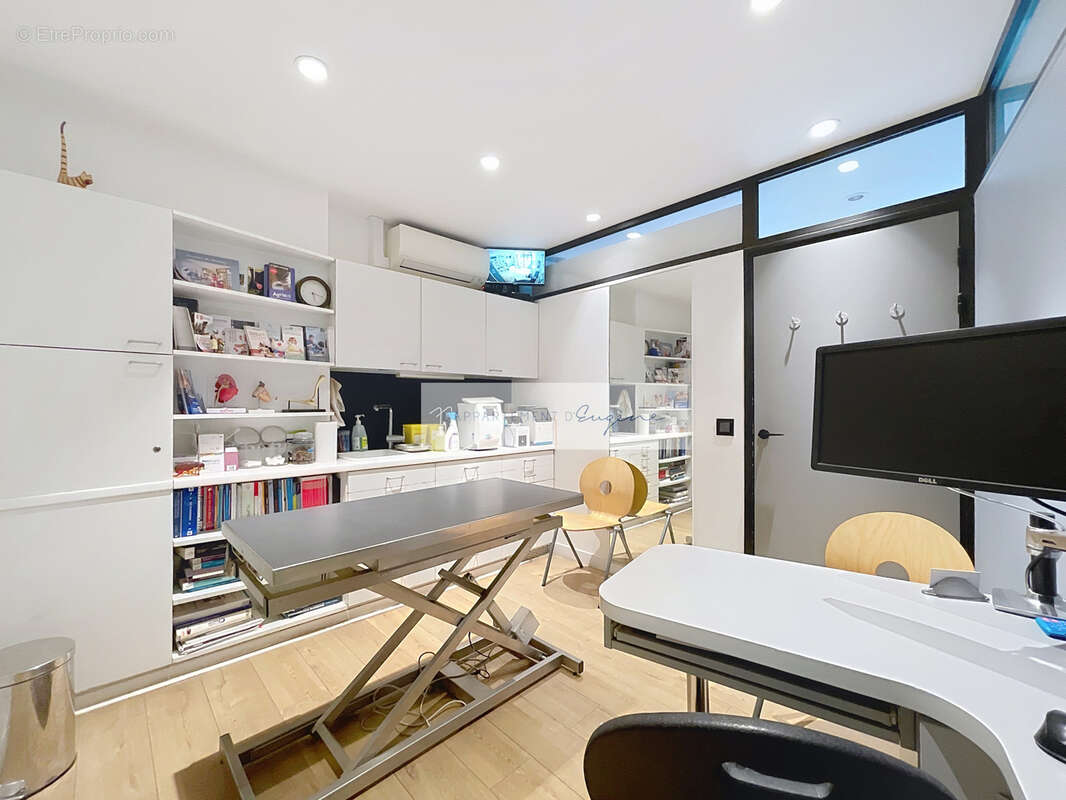 Commerce à PARIS-10E