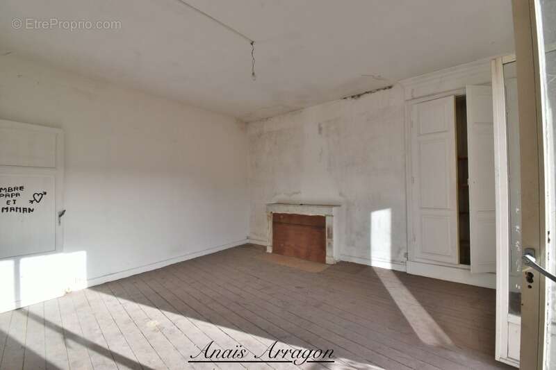 Appartement à FUMEL