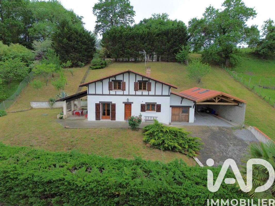 Photo 1 - Maison à BRISCOUS