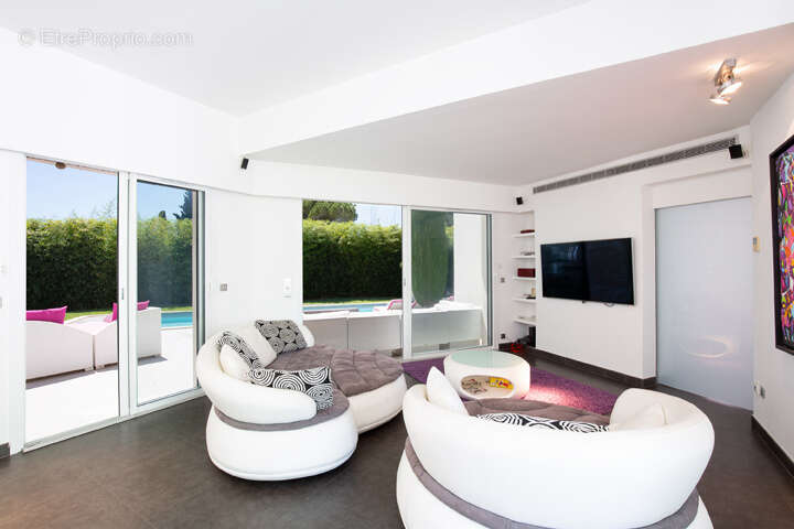 Mougins - Villa contemporaine 6 pièces - photo 3