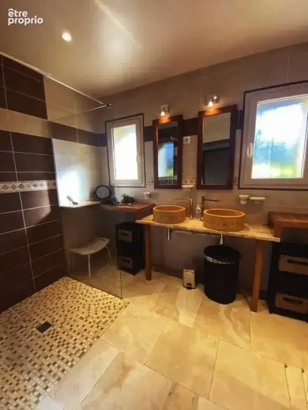 Maison Sarrazac 8 pièce(s) 210 m2 - photo 8