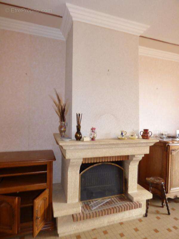 Maison à TREMBLAY-LES-VILLAGES