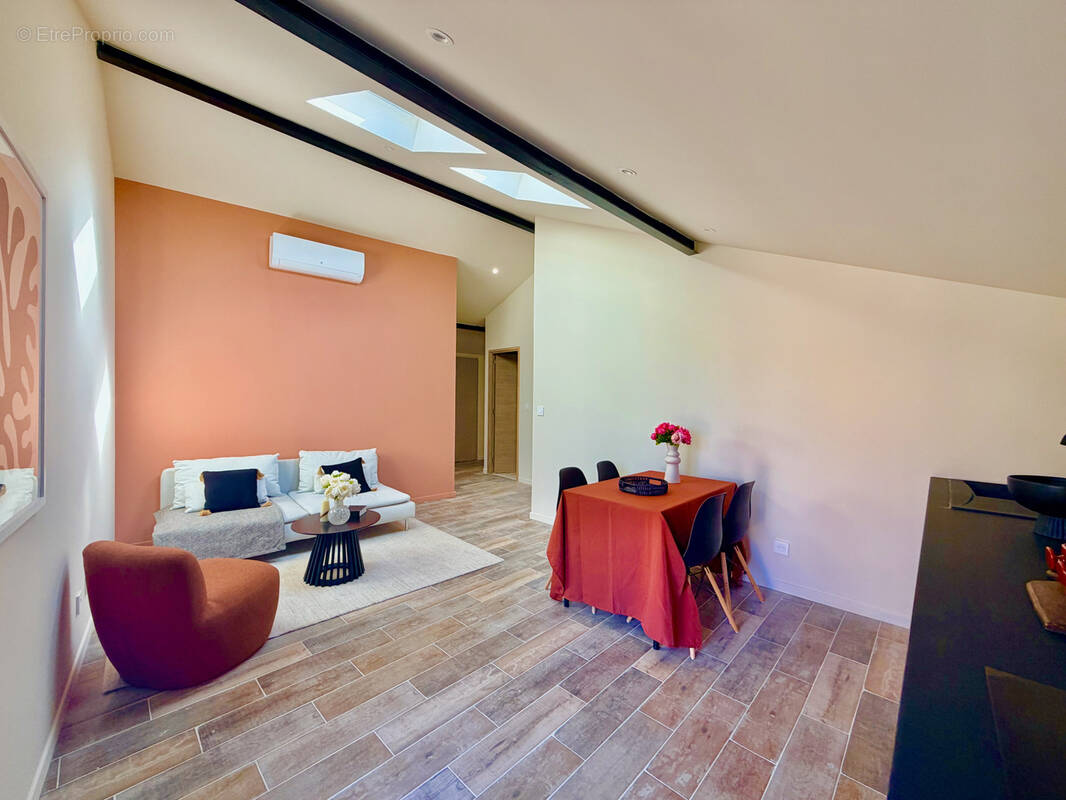 Appartement à QUINCIEUX