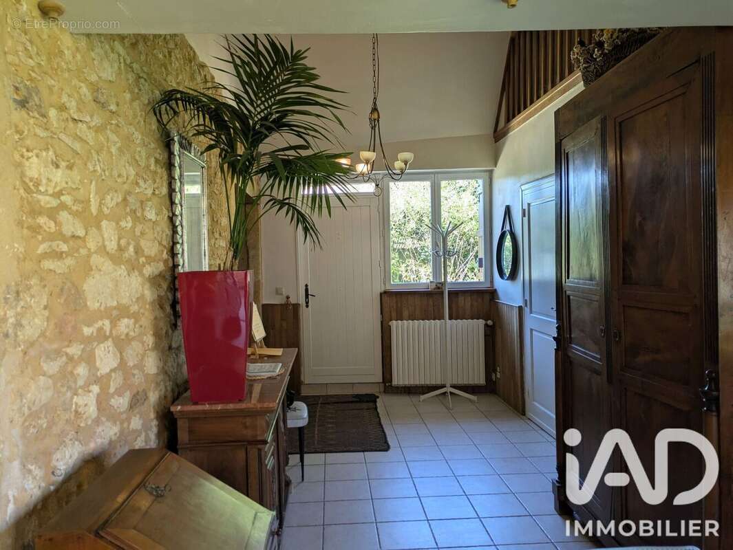 Maison 211 m² à Savignac-De-Miremont  - photo 3