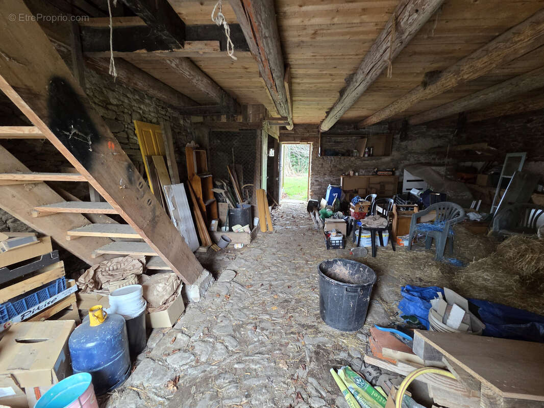 Autre à CHAMPAGNAC-LE-VIEUX