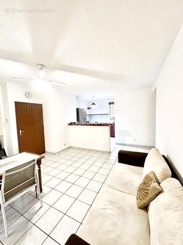 Appartement à REMIRE-MONTJOLY