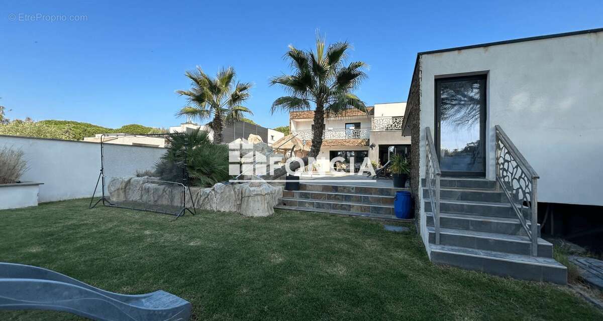 Aigues mortes. villa d'exception – 318 m² – prestations haut de gamme – studio indépendant – piscine - photo 2