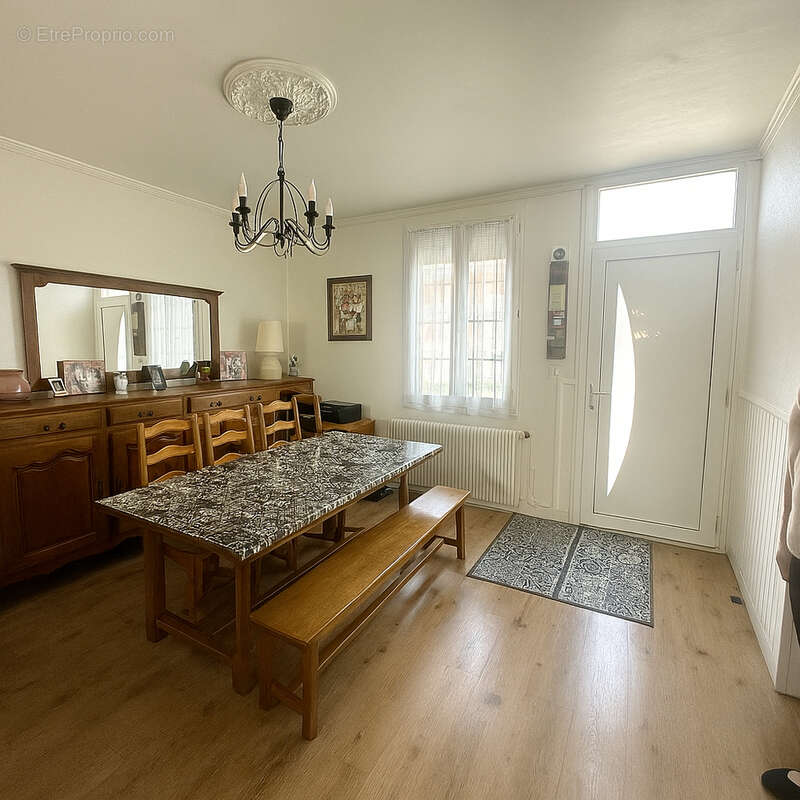 Maison à SAINTE-GENEVIEVE