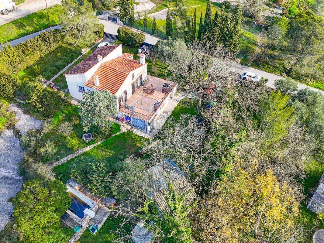 Maison à TOURRETTES-SUR-LOUP