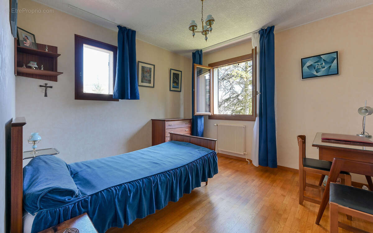 Maison à COLLONGES-AU-MONT-D'OR