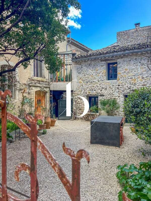 Maison à VEZENOBRES