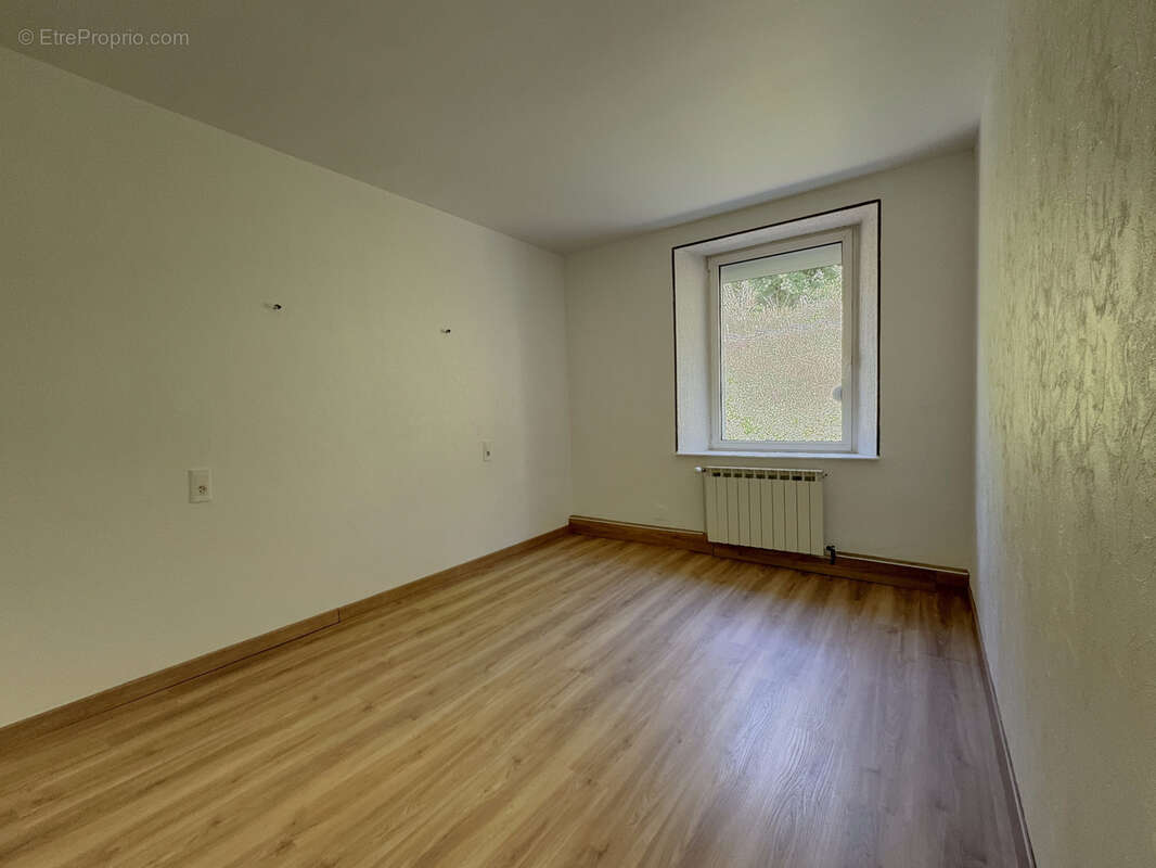 Appartement à PONT-DE-ROIDE