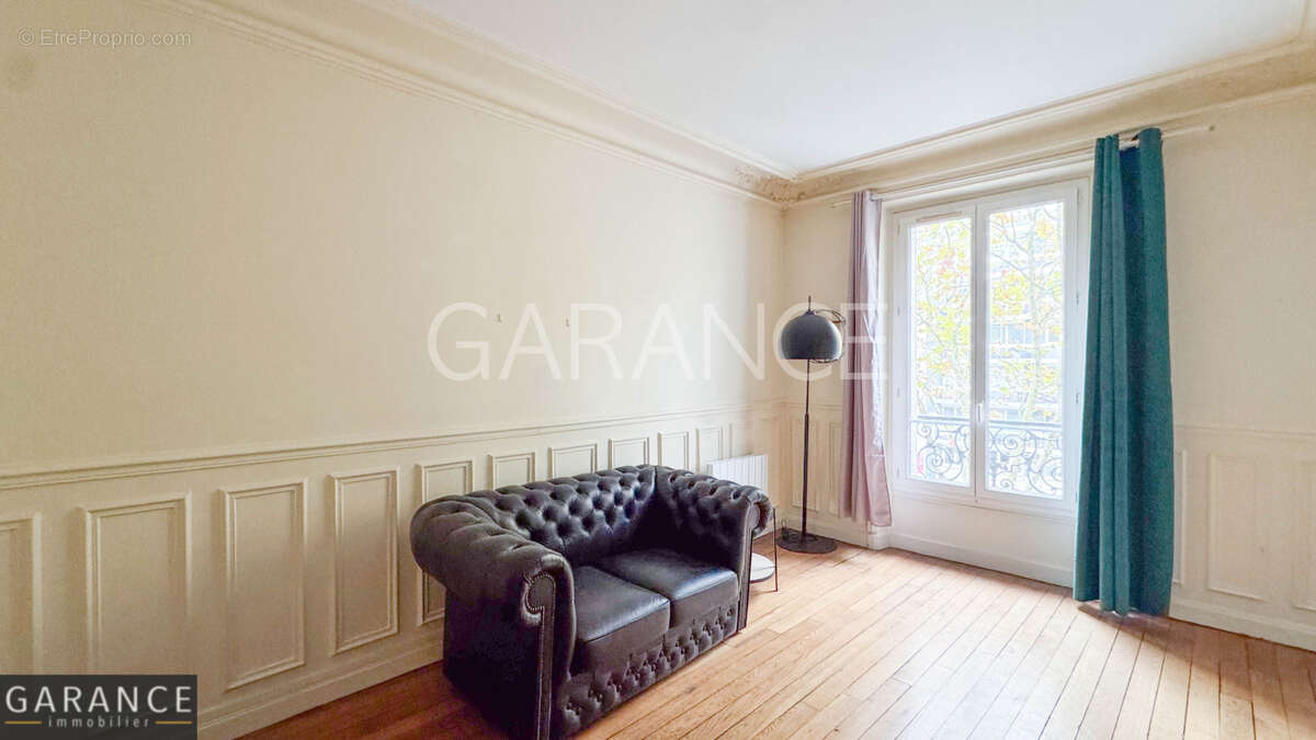 Appartement à PARIS-14E