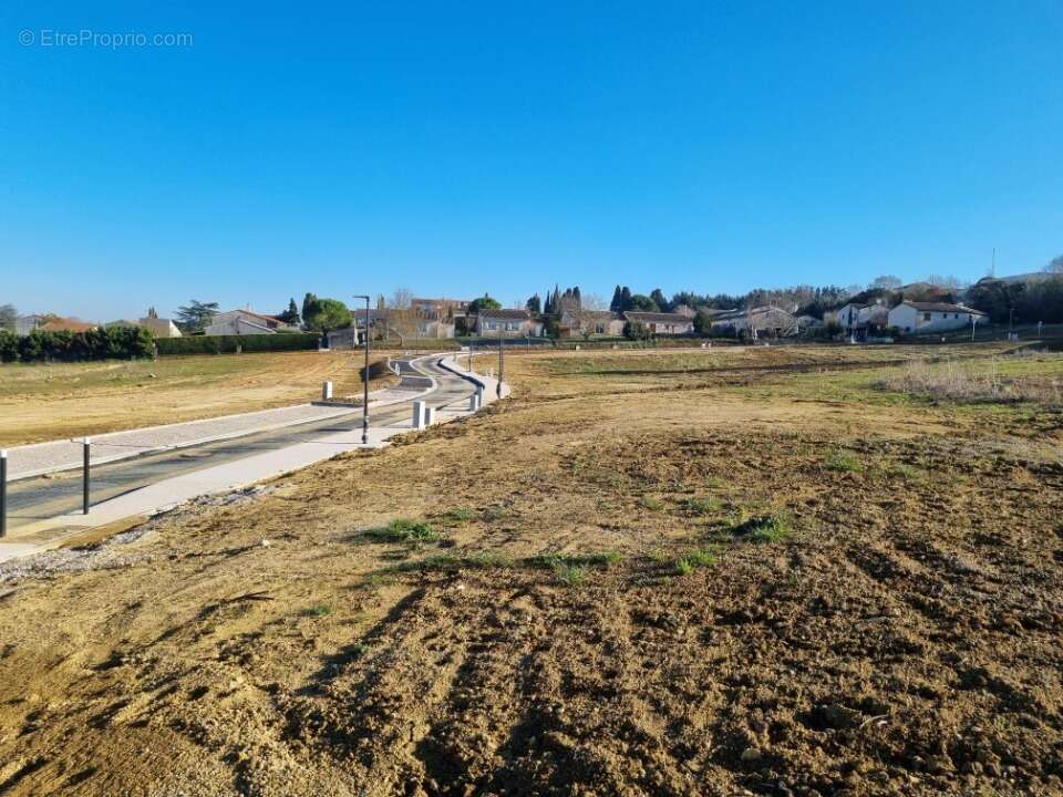 Terrain à SALLES-SUR-L'HERS