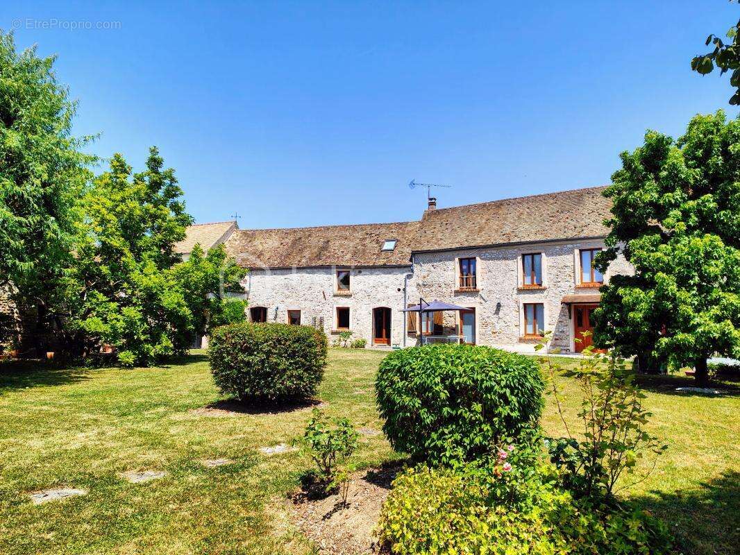 Maison à LONGNES
