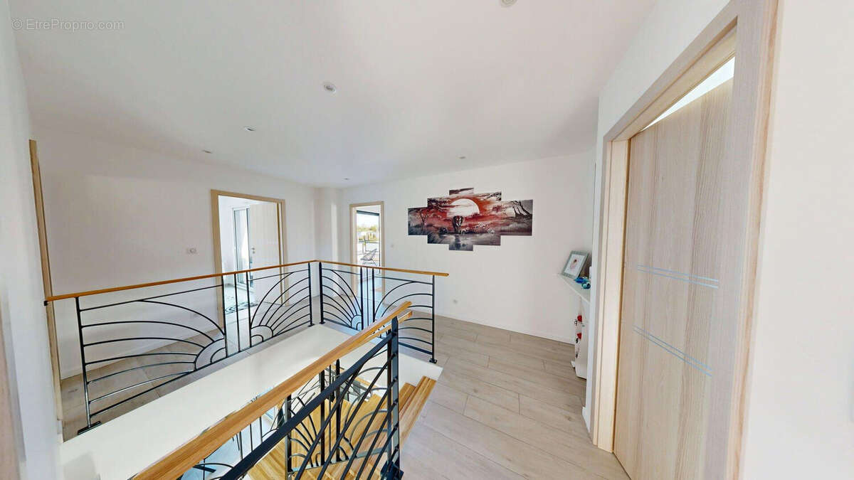 Maison à SERRE-LES-SAPINS