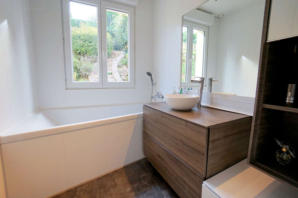 Maison à MEZIERES-SUR-SEINE