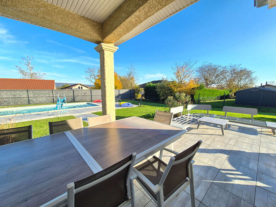 Maison à SAINT-ETIENNE-DU-BOIS