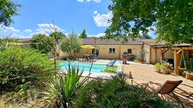 Maison de plain-pied 6 pièces avec piscine à vendre à Charmeil, proche Vichy – 142 m² habitables - photo 14