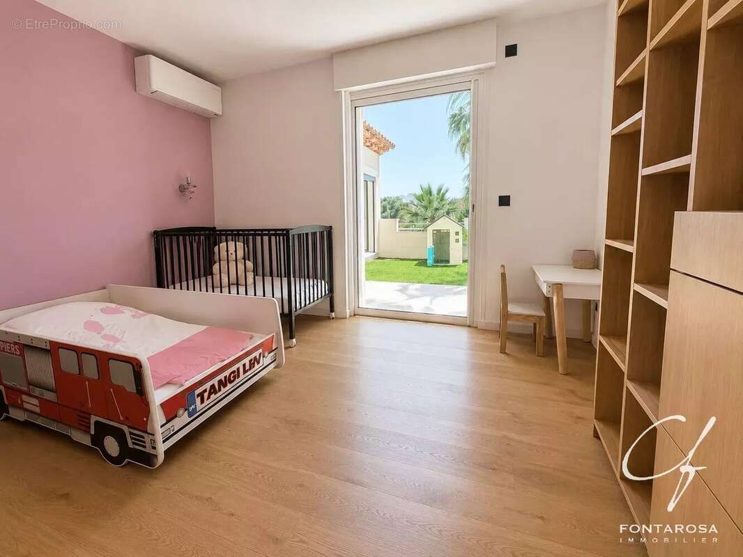 Maison à ROQUEBRUNE-SUR-ARGENS