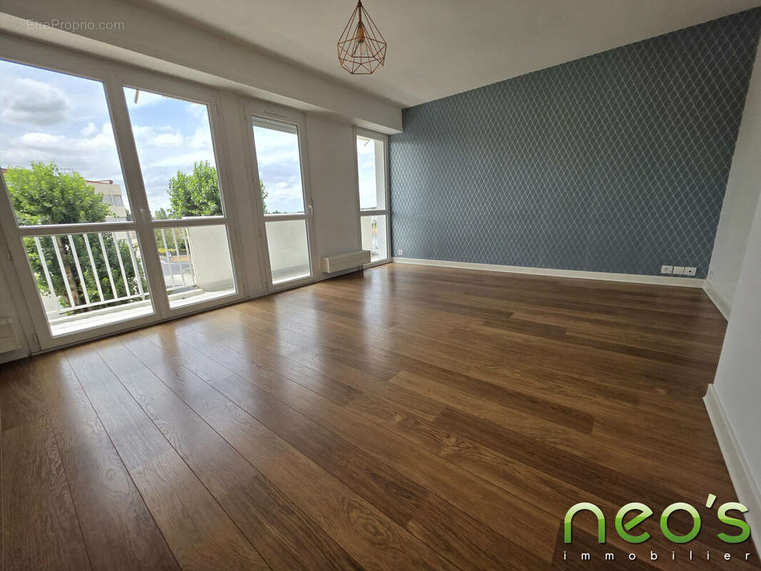 Appartement 76 m² à Cholet  - photo 2