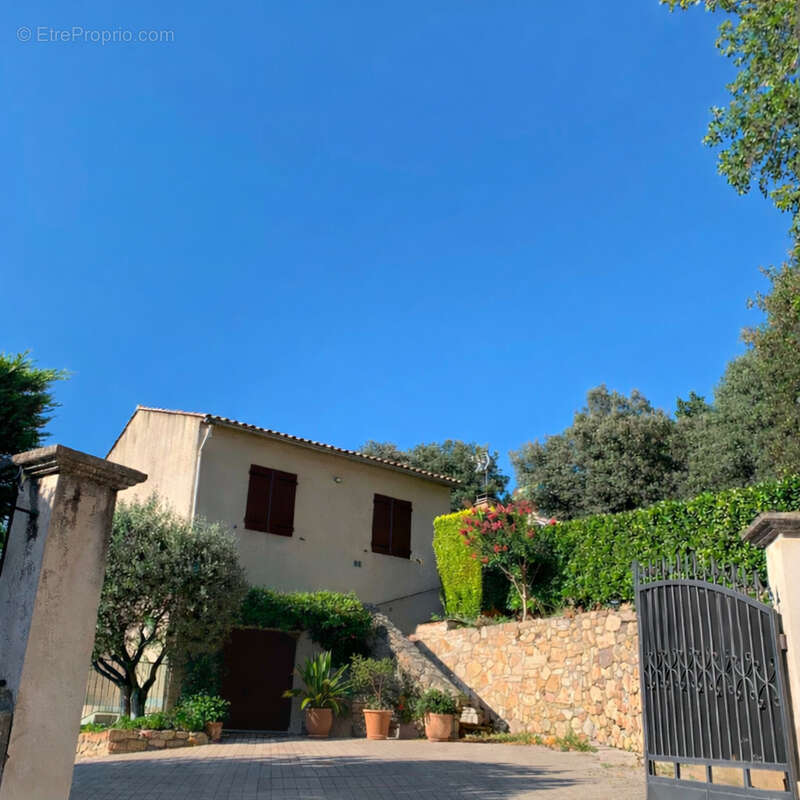 Maison à MONDRAGON
