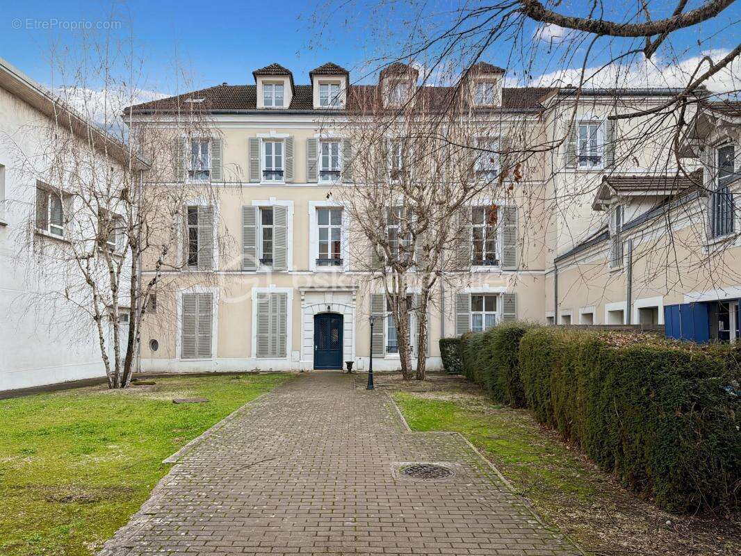 Appartement PRESTIGE F4/F5 Rive droite 113 m2  - 4 chambres - cave et parkings - photo 15