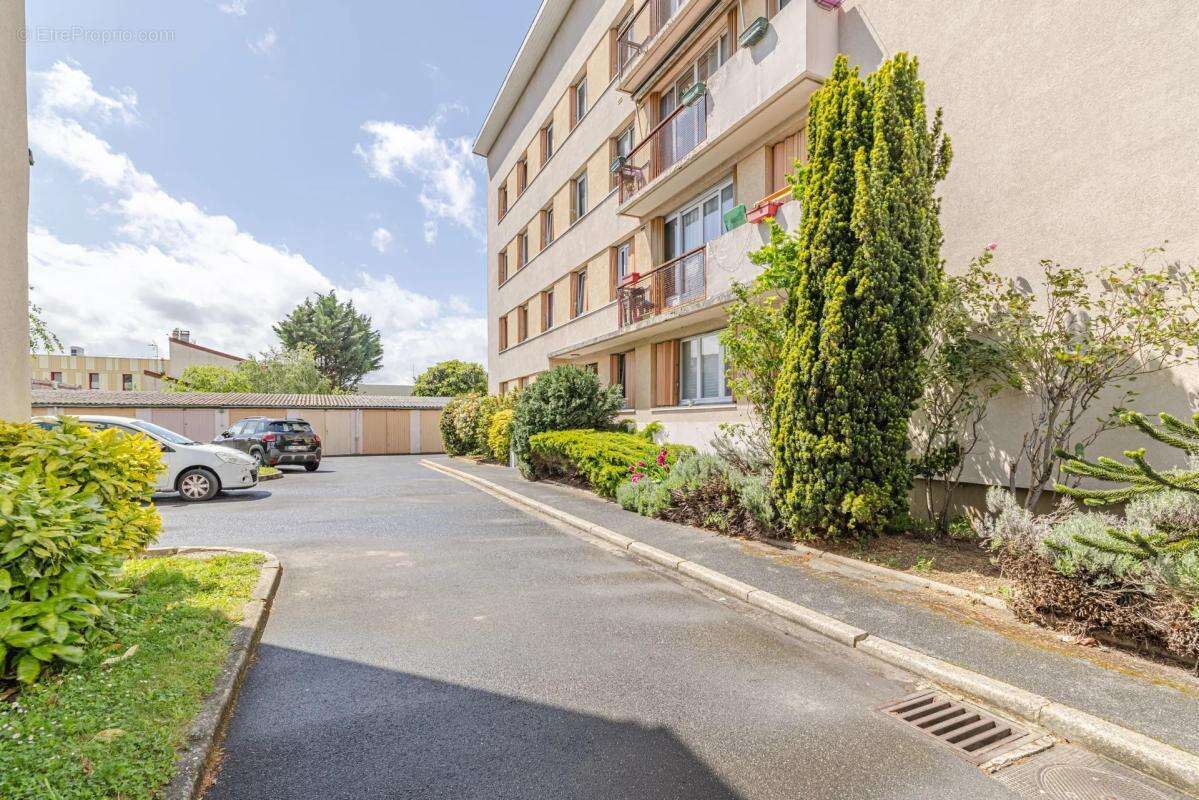 Appartement à COLOMBES