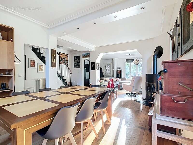 Maison à ASNIERES-SUR-SEINE