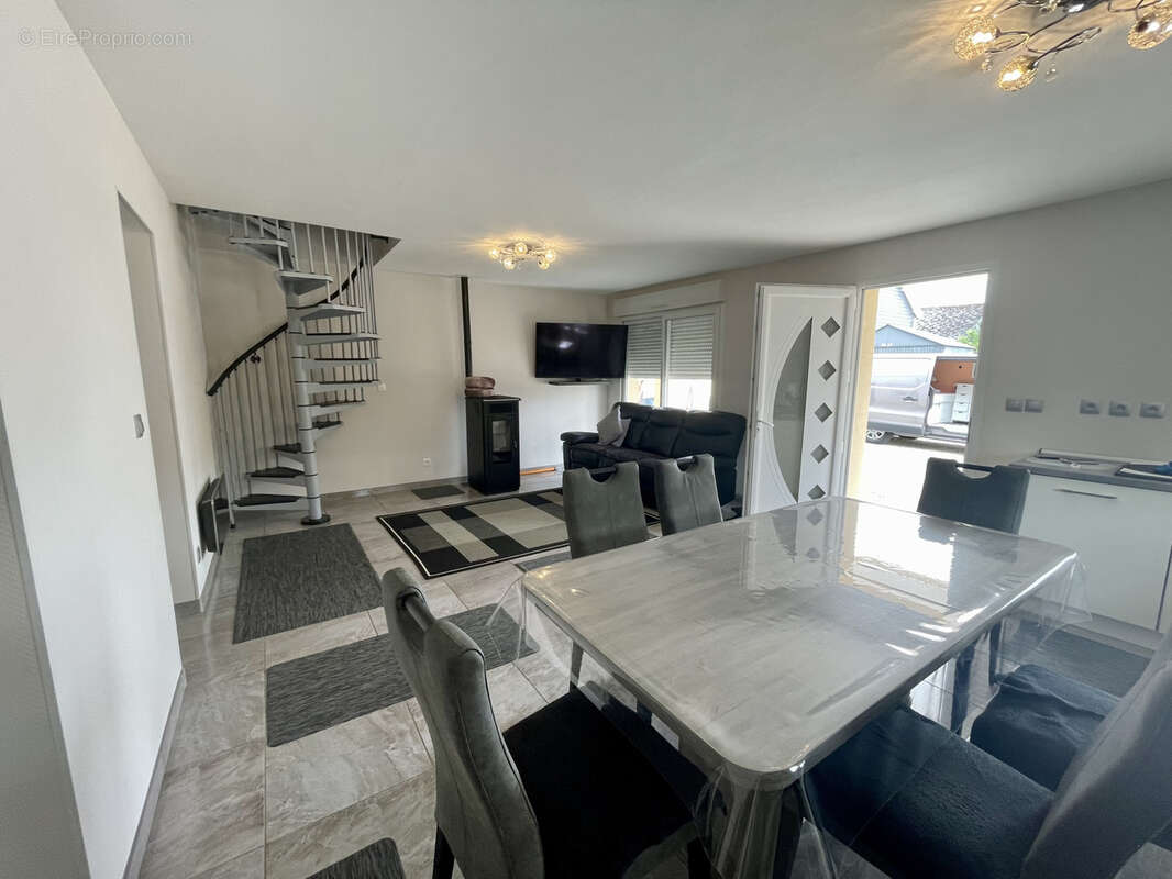 Maison à SAINT-AUBIN-LE-CAUF