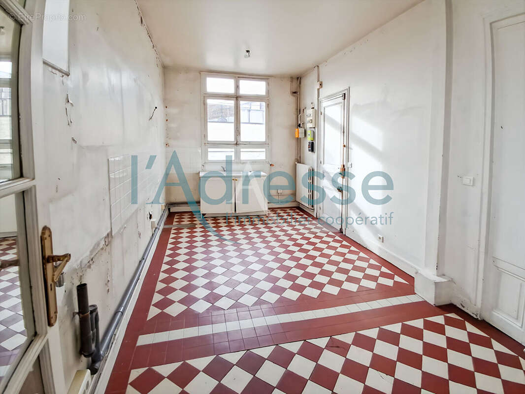 Appartement à PARIS-16E