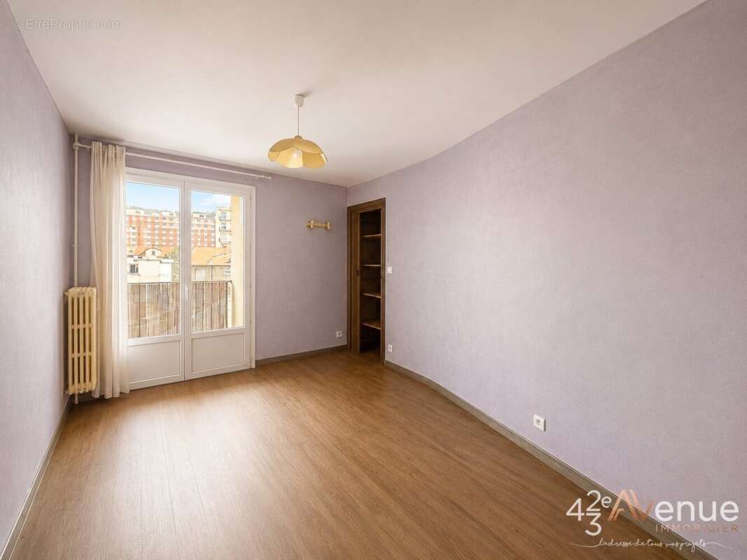 Appartement à SAINT-ETIENNE