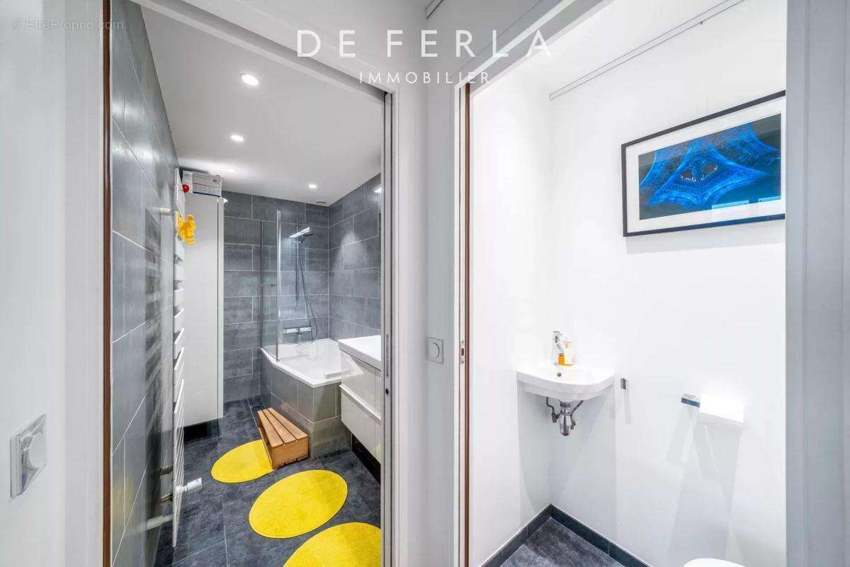 Appartement à PARIS-14E