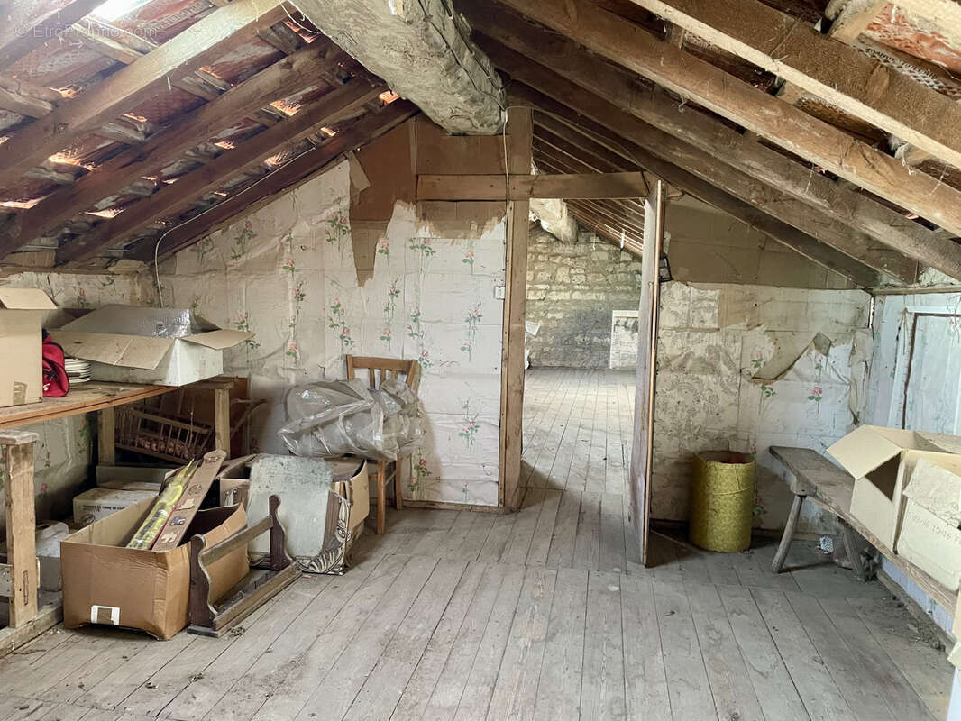 Maison à SAINT-SAVINIEN