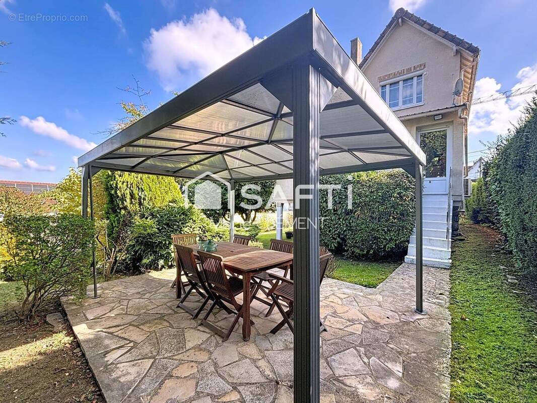 Photo 1 - Maison à COMBS-LA-VILLE