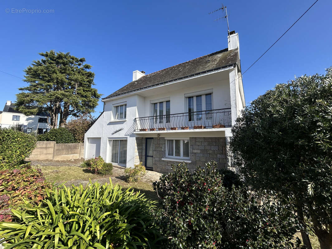 MOCQUARD immobilier, vous propose cette maison à rénover, sur 596m2 de terrain. - photo 2