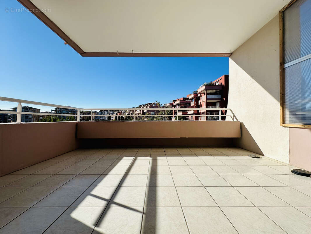 Appartement à LATTES