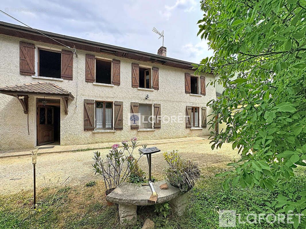 Maison ancienne a saint Michel de Saint Geoirs - photo 2