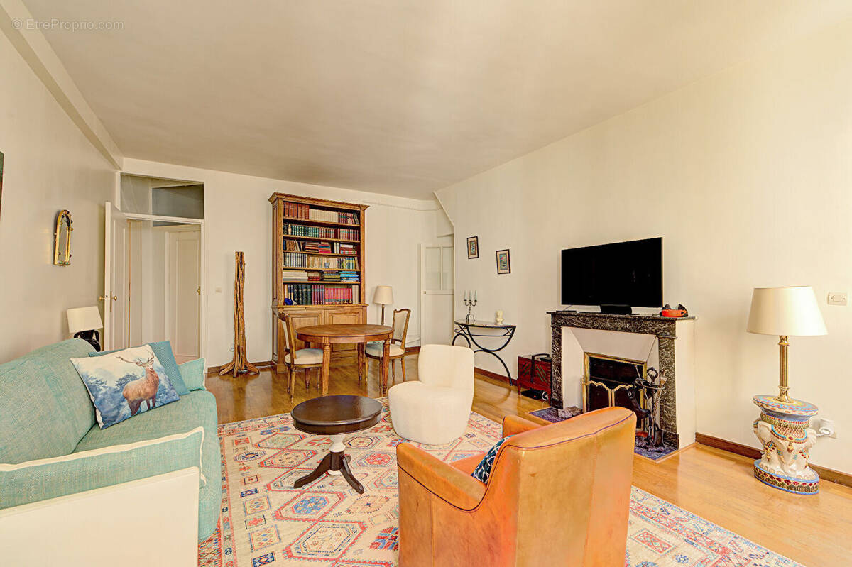 Appartement à VERSAILLES