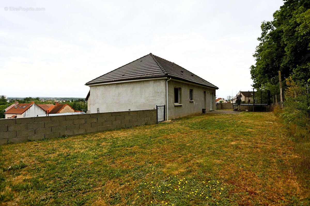 Maison à MONTLUCON