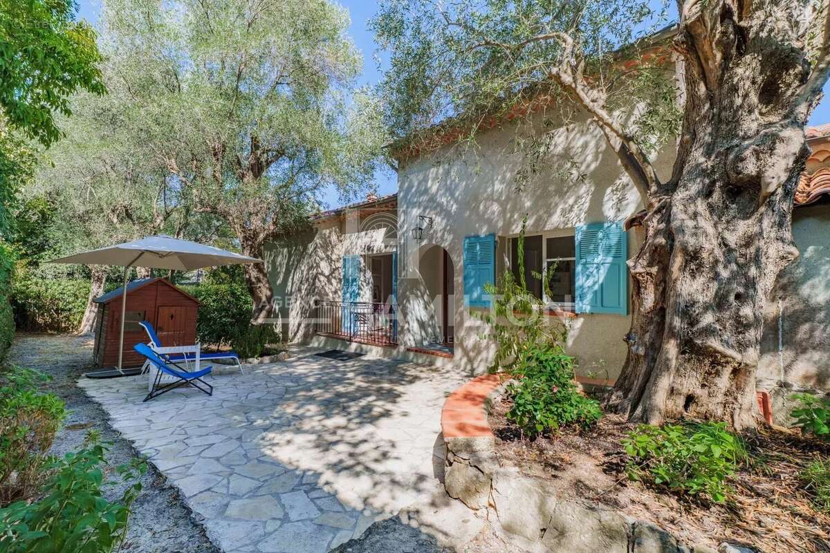 Exclusivité : Charmante villa à pied du village de Biot - photo 2